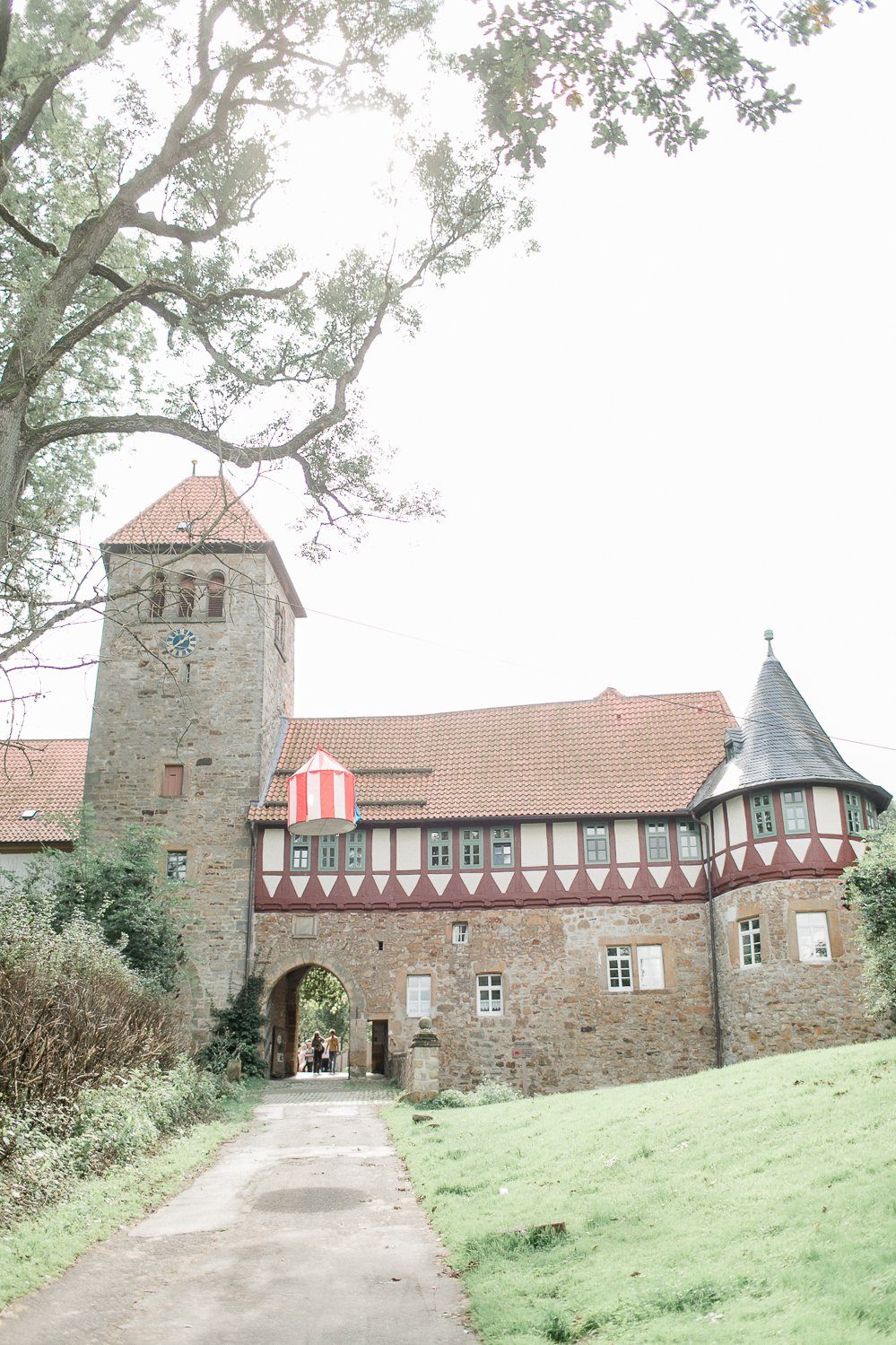 Peerd Hus Hofcaf Und Restaurant Lesse
