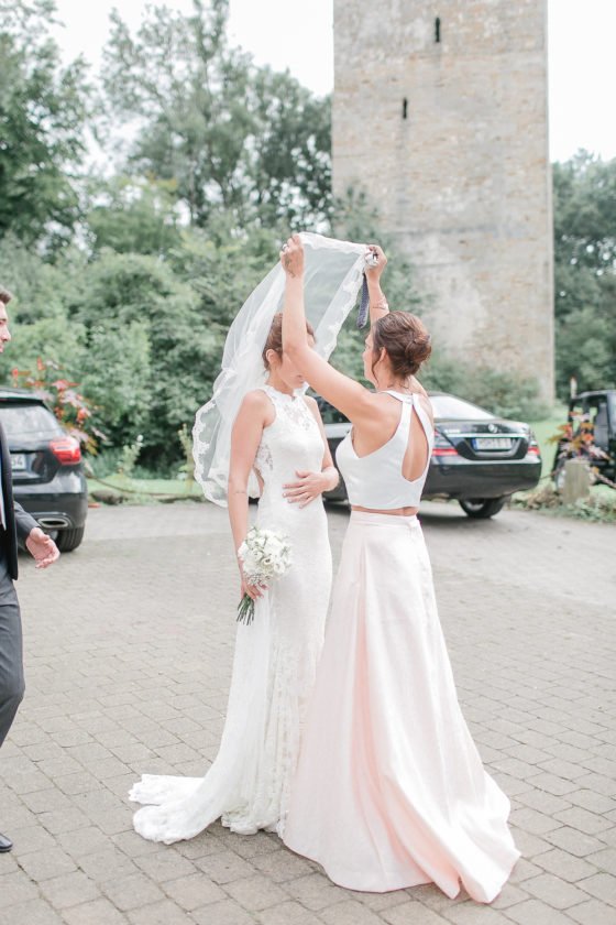 Romantische Vintage Hochzeit im Peerd Hus Hofcafe. Alice und Jan heiraten im Vintage Stil. Deutsch italienische Hochzeit in Salzgitter.