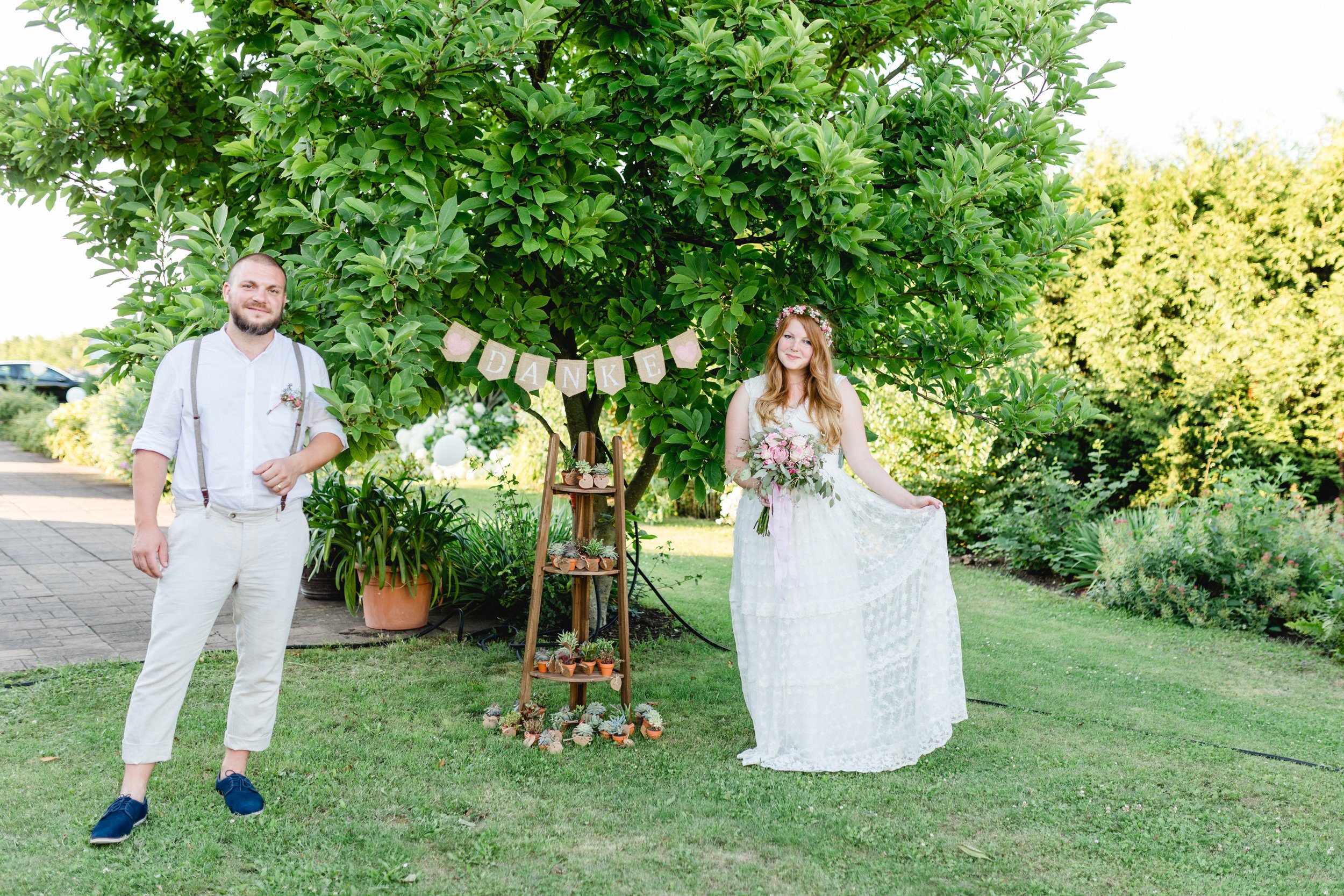 Hochzeit im Freien - 5 Tipps, die ihr bei der Planung eurer Sommerhochzeit im Garten beachten solltet: Terminplanung, Wetter-Tipps, ...