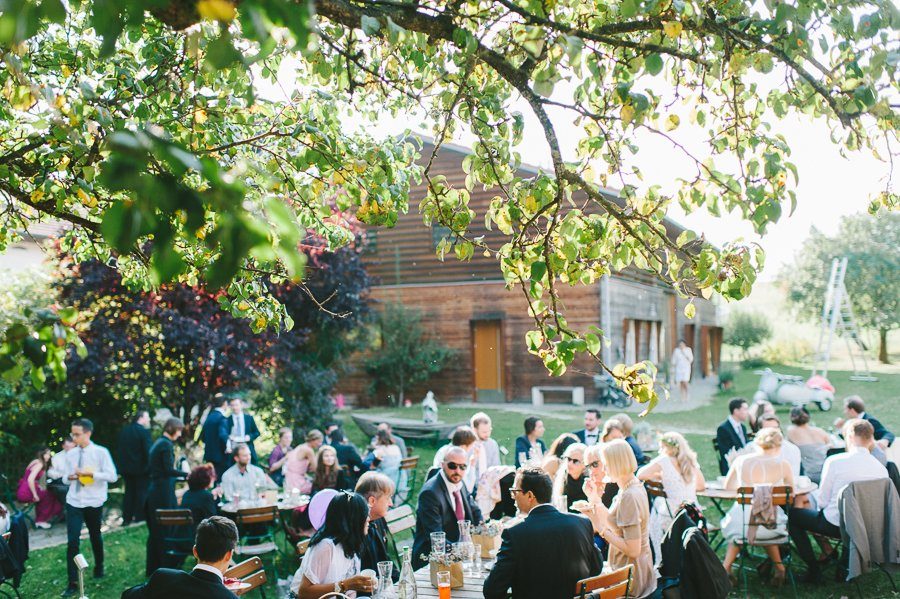 ocation Hochzeit Scheune im Sommer