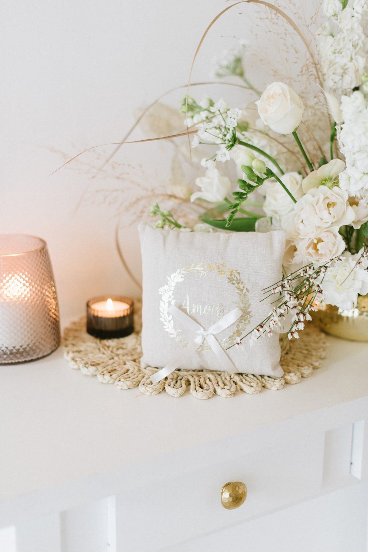 Tischdeko einer natürlich eleganten Hochzeit mit Trockenblumen