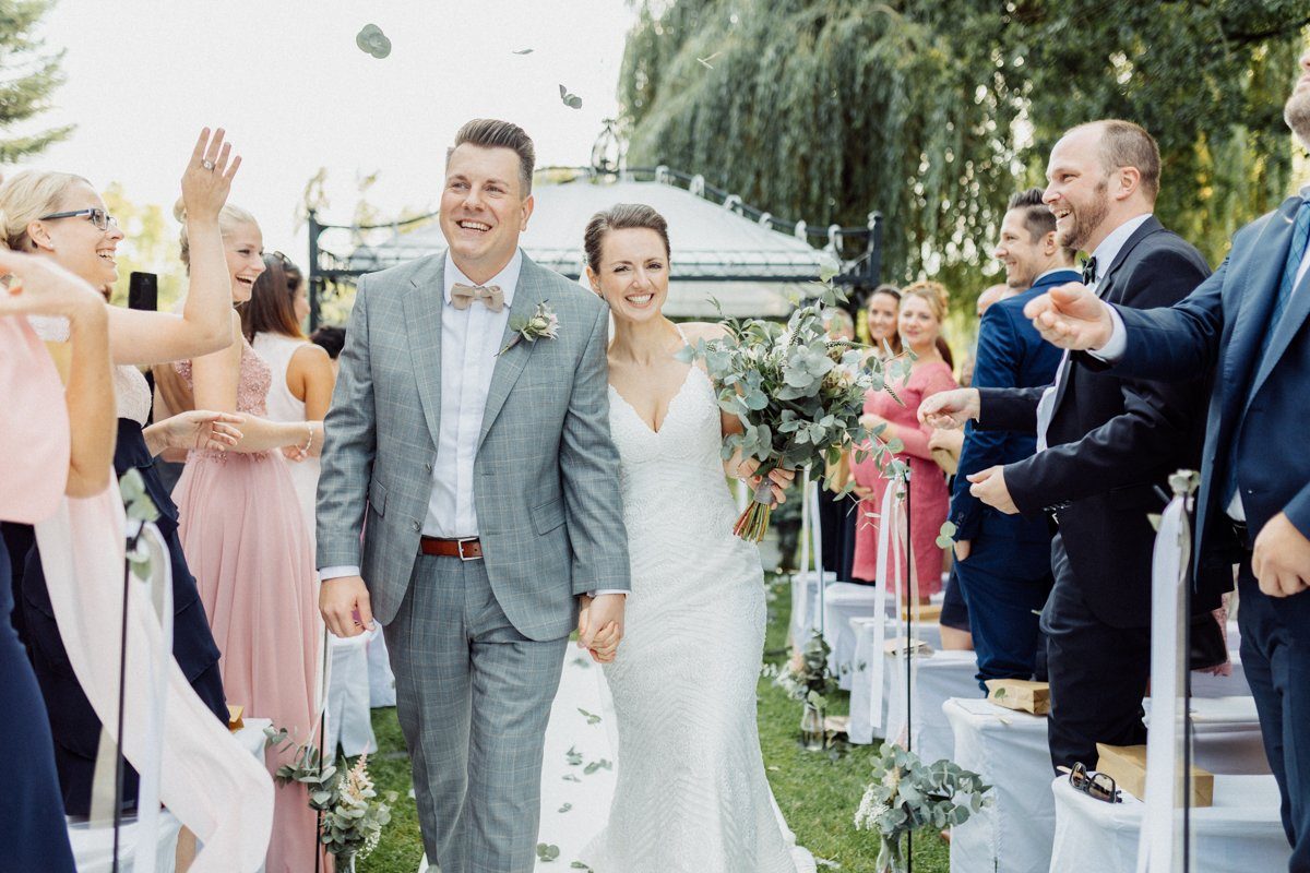 Just Married! Auszug nach freier Trauung