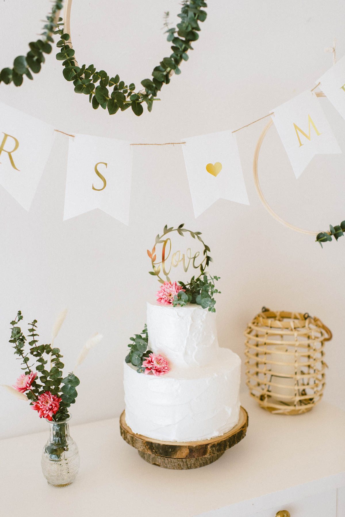 Präsentation der Hochzeitstorte im Boho Style