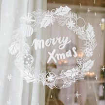 DIY: Weihnachtliches Fensterbild mit Kreidestiften