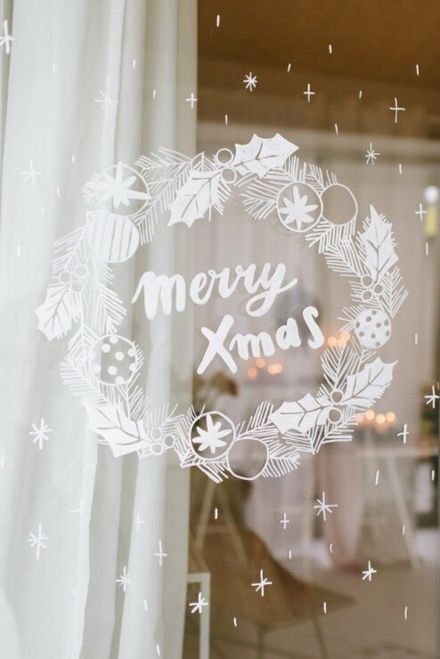 DIY: Weihnachtliches Fensterbild mit Kreidestiften