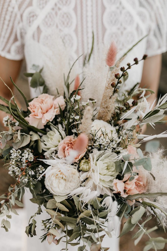 Was kostet eine Hochzeit? Brautstrauß und Floristik