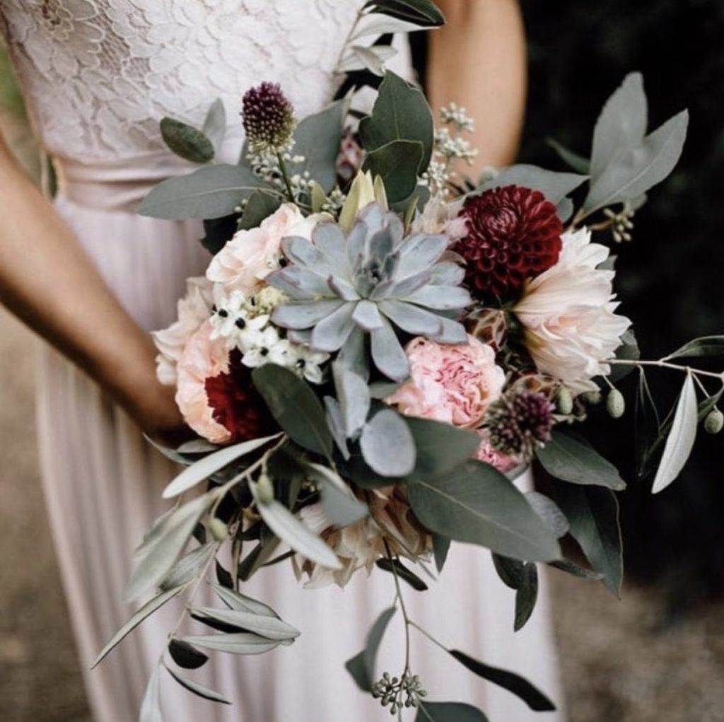 Was kostet eine Hochzeit? Brautstrauß und Floristik