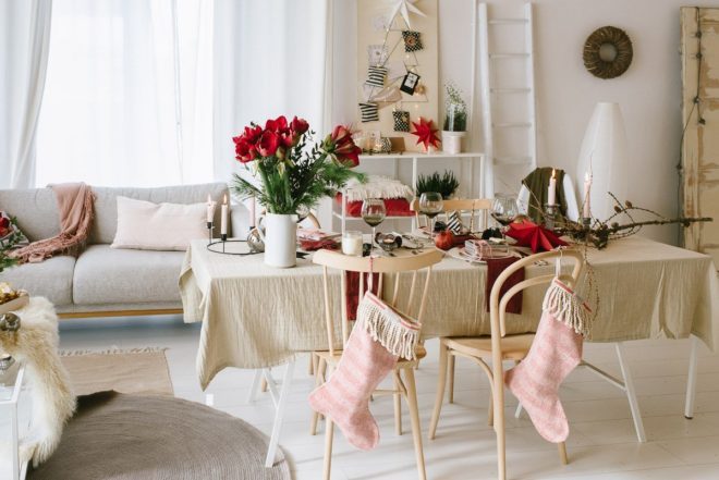 Weihnachten: Fröhlich feiern im roten Skandi-Look