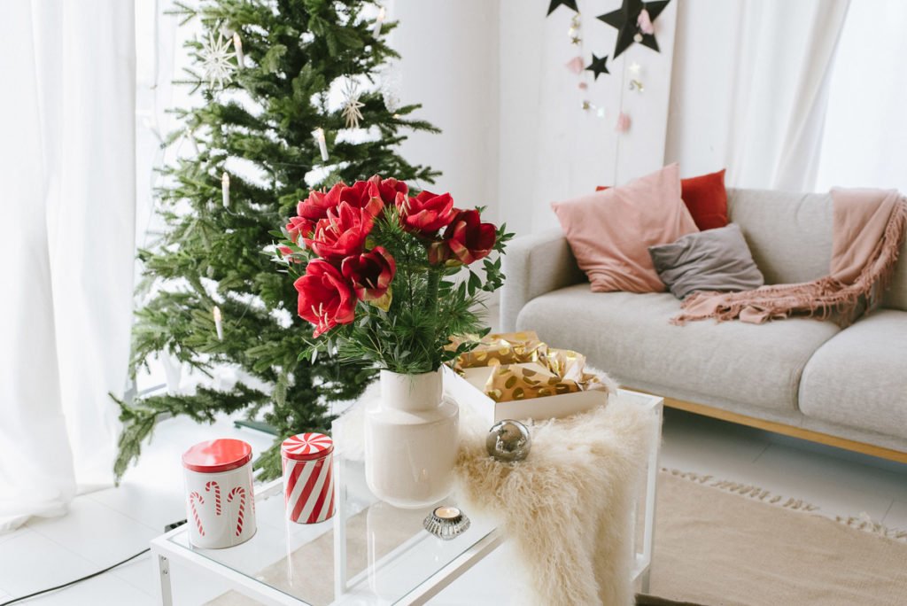 Weihnachten: Fröhlich feiern im roten Skandi-Look