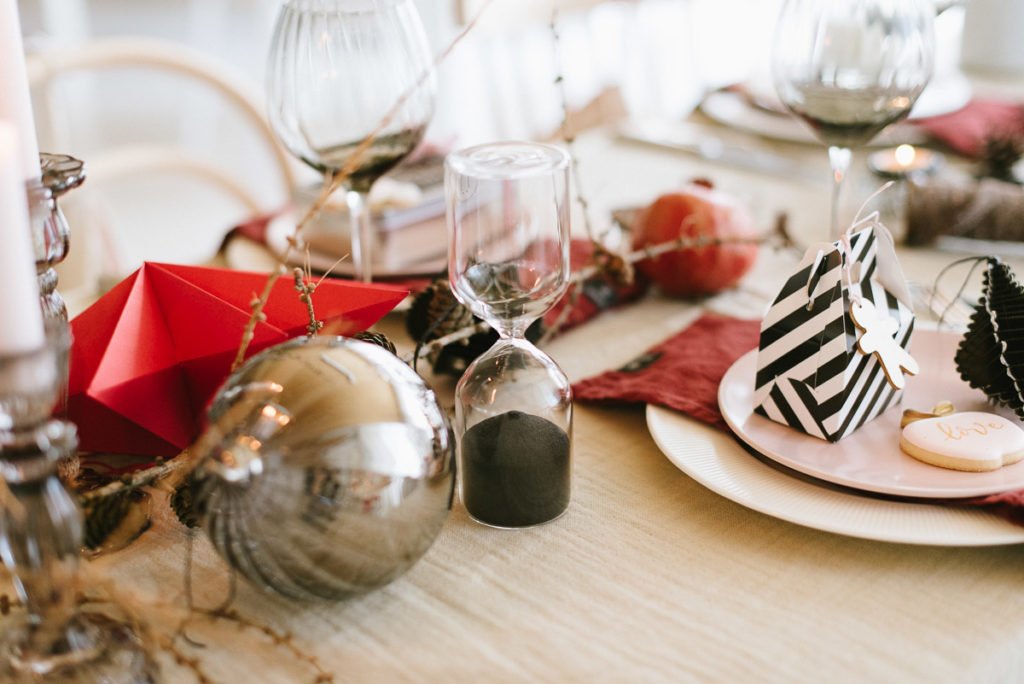 Weihnachten: Fröhlich feiern im roten Skandi-Look