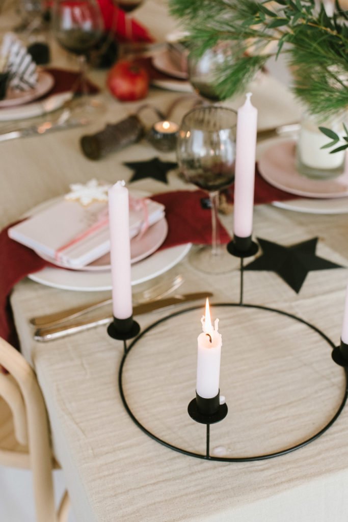 Weihnachten: Fröhlich feiern im roten Skandi-Look