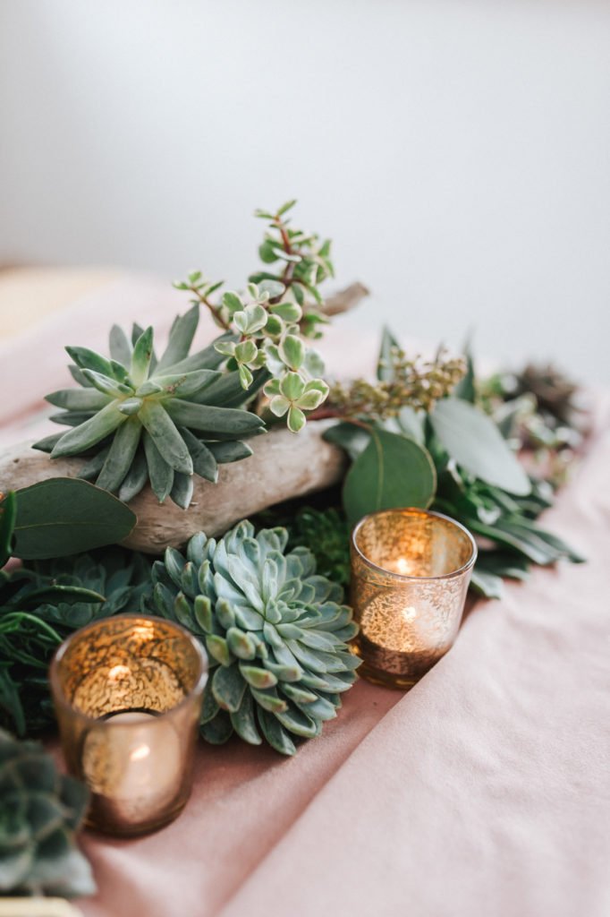 Winterelopement: Olga und Patricks Hochzeit ohne Gäste in den Bergen im Schnee. Wir zeigen euch ihre Hochzeit und erklären die trendigen Elopements.