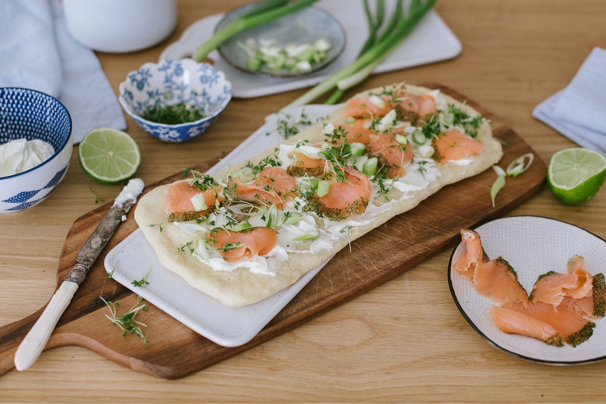 Frühlings-Pizza mit Lachs und Wasabi-Creme - Fräulein K. Sagt Ja