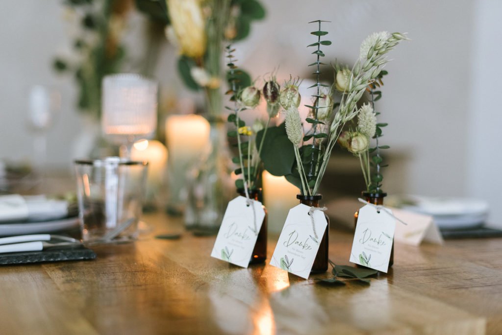 3 einfache Ideen: Geburtstag mit Trockenblumen dekorieren