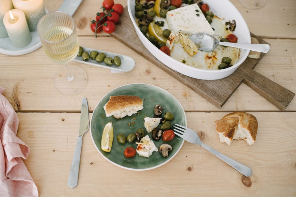 Einfaches Rezept: Gebackener Schafskäse mit Zitrone & Ingwer