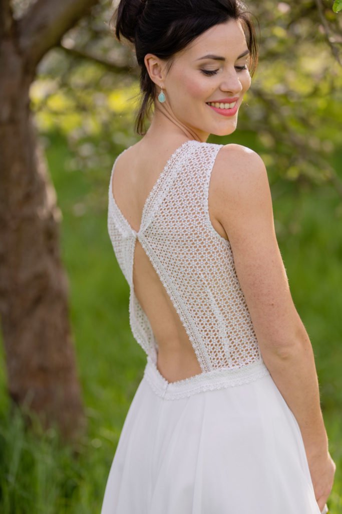 Neue Brautmoden-Kollektion Blütenmeer von Claudia Heller - traumhaft schöne kurze Brautkleider für Standesamt und Trauung - atemberaubende Hochzeitskleider #brautkleid #hochzeit #braut