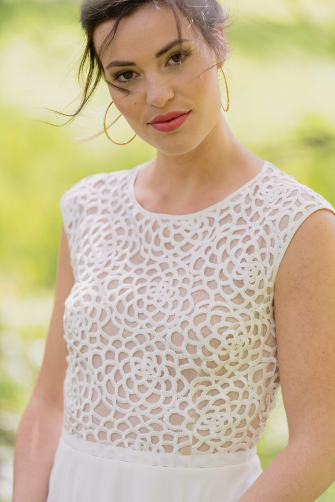 Neue Brautmoden-Kollektion Blütenmeer von Claudia Heller - traumhaft schöne kurze Brautkleider für Standesamt und Trauung - atemberaubende Hochzeitskleider #brautkleid #hochzeit #braut