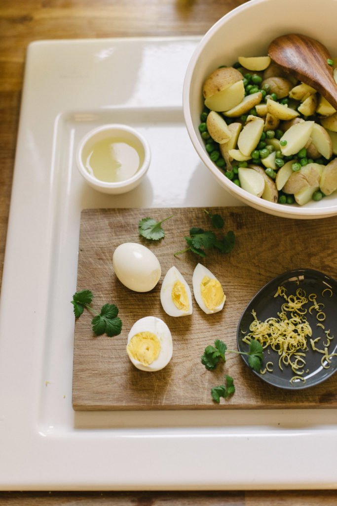 Rezept: Außergewöhnlicher Kartoffelsalat mit Erbsen und Koriander