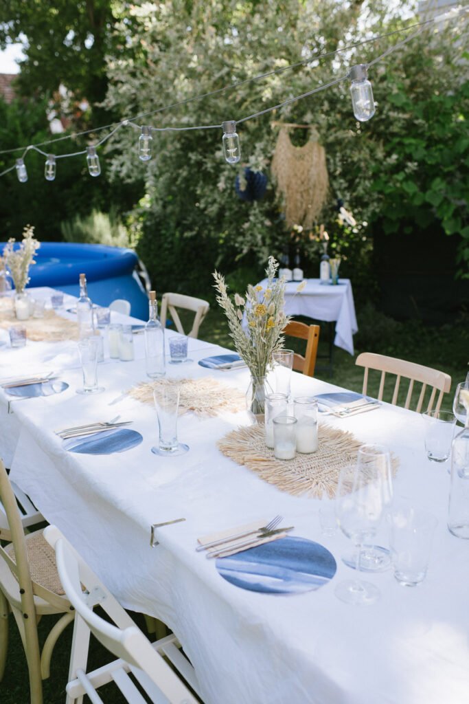 Poolparty im eigenen Garten dekorieren