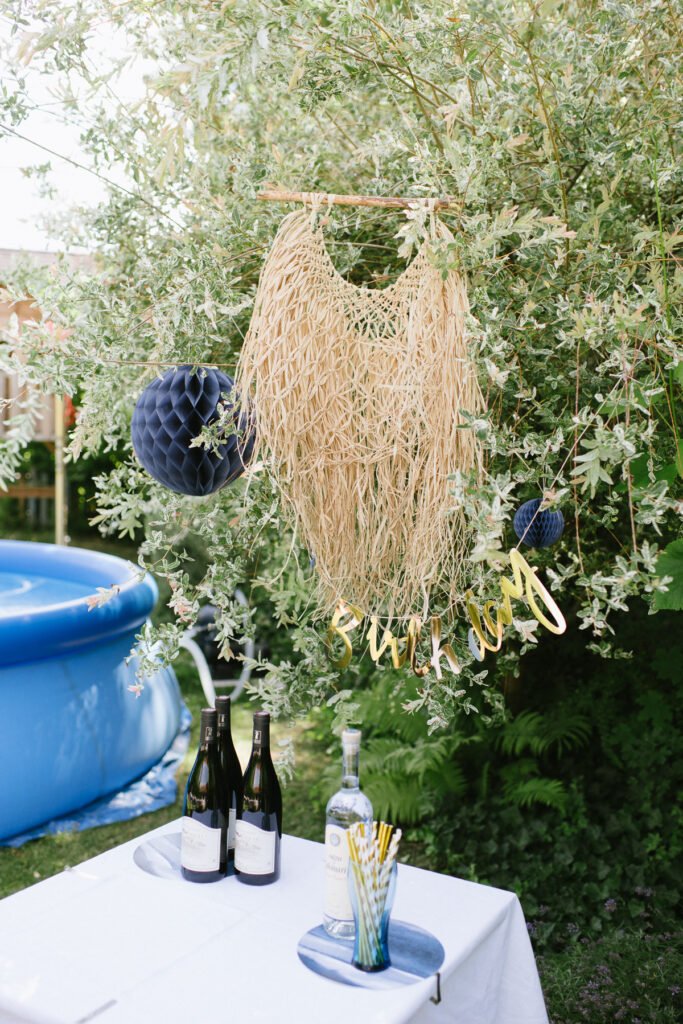 Poolparty im eigenen Garten dekorieren! Der runde Geburtstag wird im Garten mit einer Poolparty gefeiert. Viele Dekoideen zum Selbermachen!