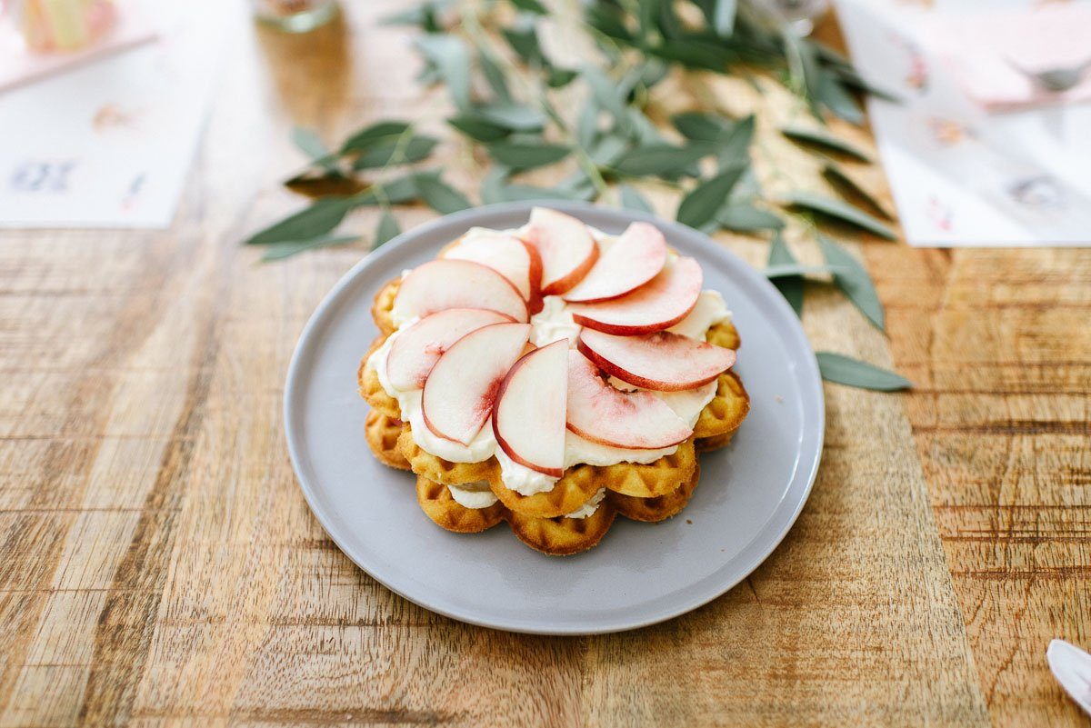 Waffeltorte mit Pfirsich-Mascarpone Creme - Fräulein K. Sagt Ja