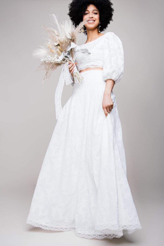 Neue Brautmode 2021: Küss die Braut Brautmode. Lange & kurze Brautkleider, Curvy  & Jumpsuits für die Braut - verspielt, romantisch und modern