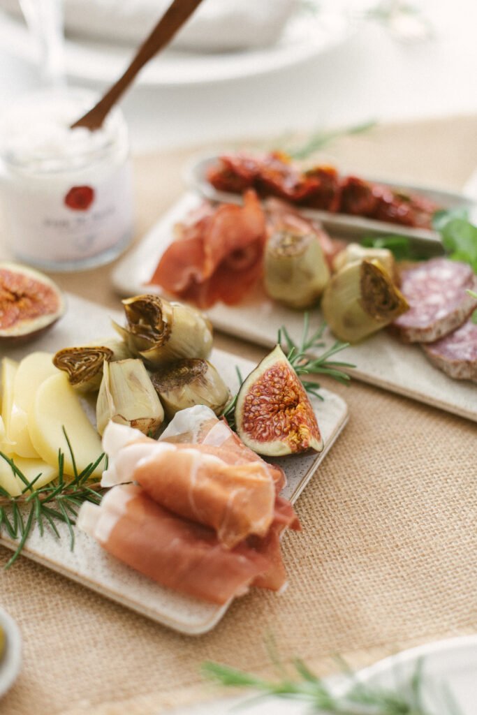 Antipasti Platte anrichten Italienisch mediterran