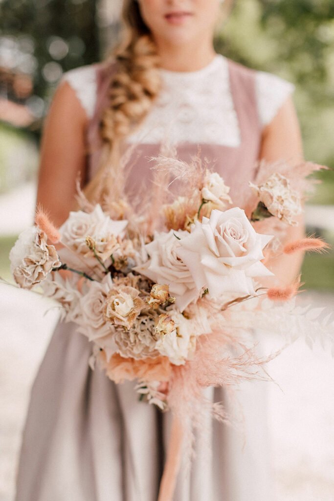 Modern Heiraten in Tracht