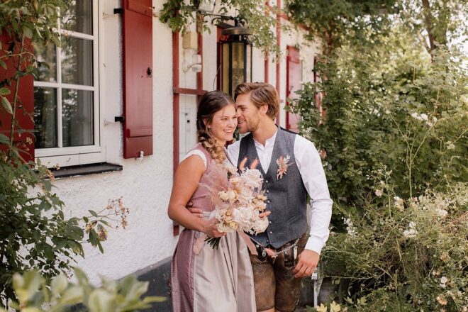 Modern Heiraten in Tracht