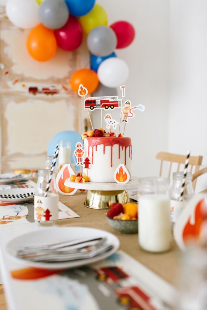 Geburtstagskuchen für Kinder zum Selbermachen - einfache Rezepte für besondere Kuchen und Gebäck zum Kindergeburtstag einfach selber backen