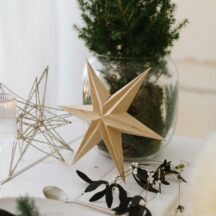 Weihnachten nordisch by Nature - gemütlich nordisch Weihnachten dekorieren mit DIY Tannenbaum in der Vase und Skandi Look in schwarz-weiß