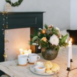 Adventskaffee mit weihnachtlichen Scones - gemütlicher Nachmittag zu Hause mit selbst gebackenen Scones. Hier geht's zum Rezept!