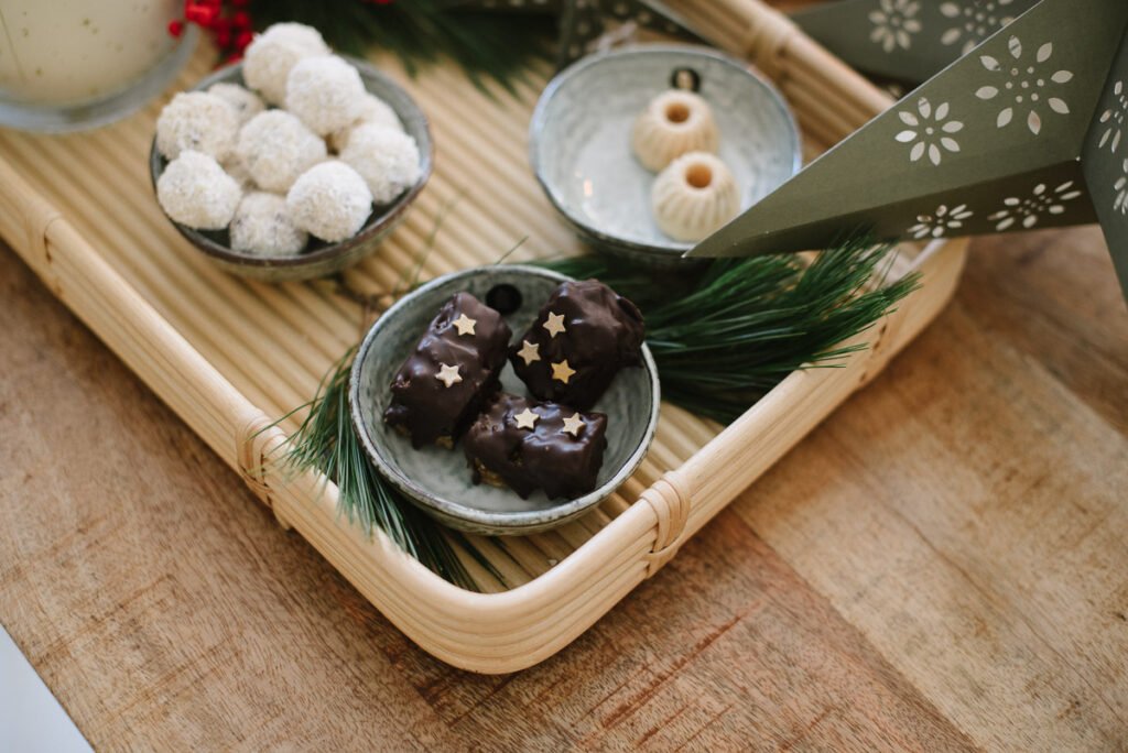 Weihnachtsgebäck: Aprikosen-Lebkuchen und Cranberry-Bällchen gehören zur Weihnachtszeit dazu. So einfach sind die weihnachtlichen Rezepte!