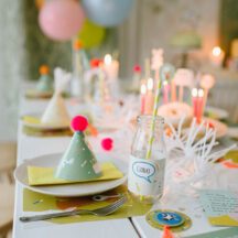 Deko: Kindergeburtstag auf dem Bauernhof - Unsere Bauernhofparty Box mit Einladungskarten, Girlanden, Cake Topper, Spiel- und Bastelideen uvm
