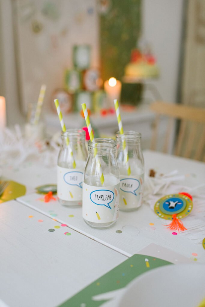 Deko: Kindergeburtstag auf dem Bauernhof - Unsere Bauernhofparty Box mit Einladungskarten, Girlanden, Cake Topper, Spiel- und Bastelideen uvm