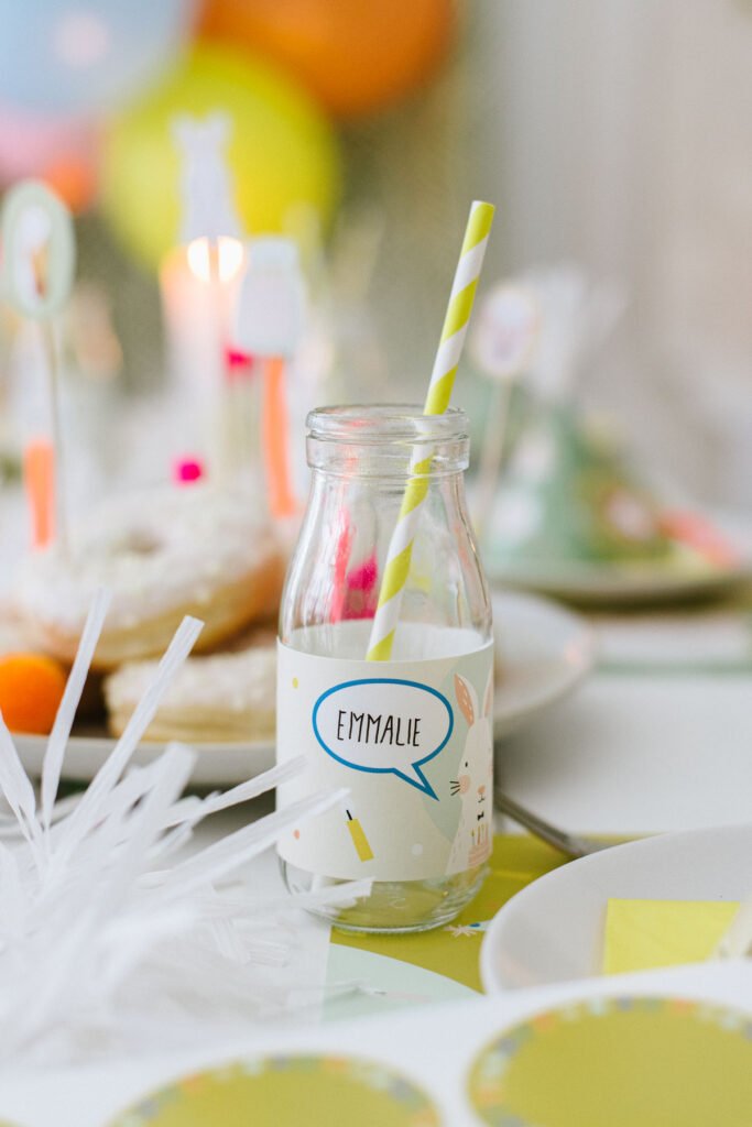 Deko: Kindergeburtstag auf dem Bauernhof - Unsere Bauernhofparty Box mit Einladungskarten, Girlanden, Cake Topper, Spiel- und Bastelideen uvm