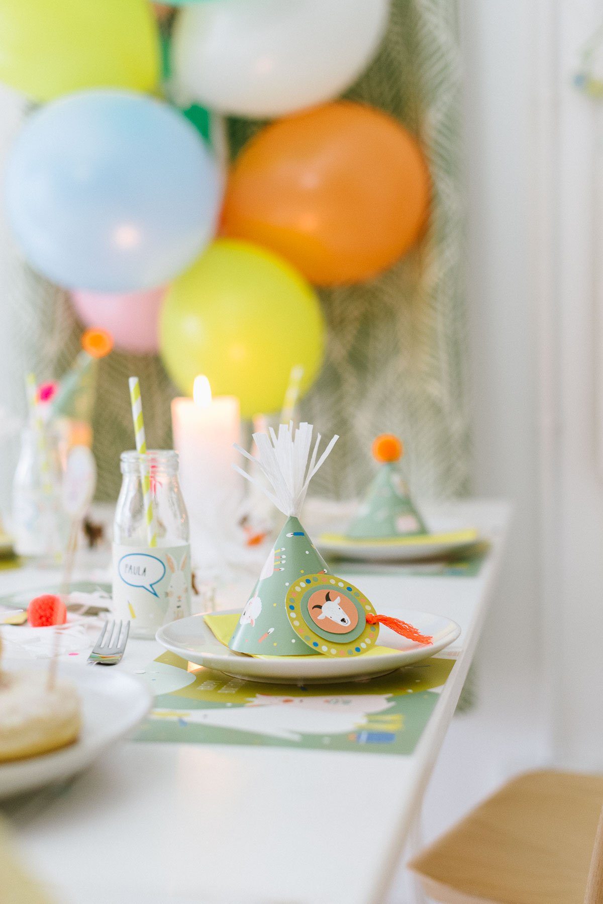 Deko: Kindergeburtstag auf dem Bauernhof - Unsere Bauernhofparty Box mit Einladungskarten, Girlanden, Cake Topper, Spiel- und Bastelideen uvm