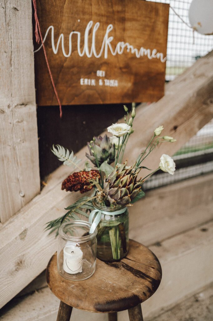 Hochzeit auf dem Bauernhof - Location, Deko, DIY-Ideen und Tipps für eure Trauung im Kuhstall. Romantisch Heiraten auf dem Land