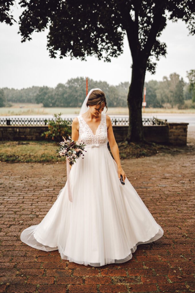 Hochzeit auf dem Bauernhof - Location, Deko, DIY-Ideen und Tipps für eure Trauung im Kuhstall. Romantisch Heiraten auf dem Land