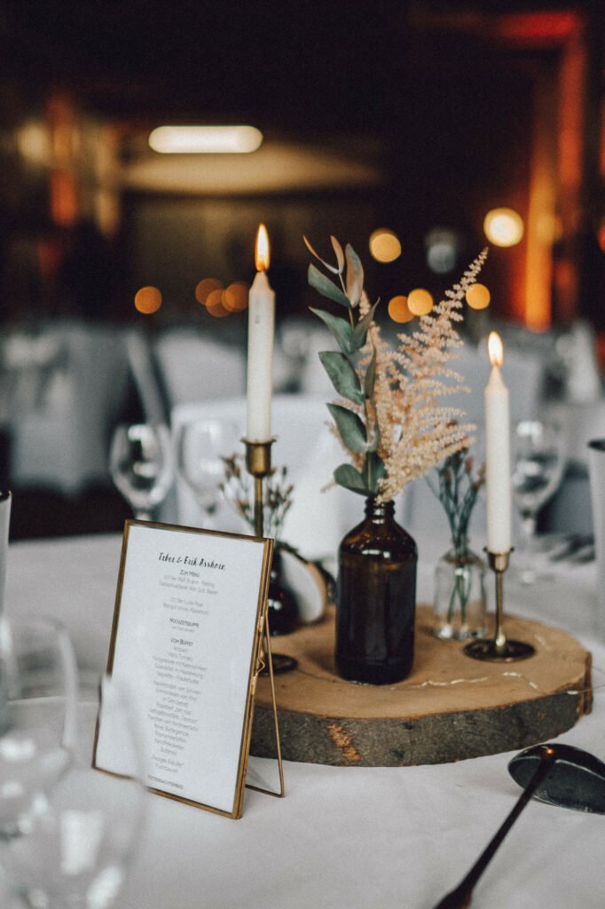 Hochzeit auf dem Bauernhof - Location, Deko, DIY-Ideen und Tipps für eure Trauung im Kuhstall. Romantisch Heiraten auf dem Land