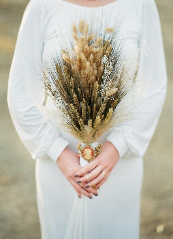 Brautstrauß mit Trockenblumen. Beispiele & Tipps für euren Trockenblumenstrauß zur Hochzeit. Der Blumenstrauß im Boho Style für die Braut!