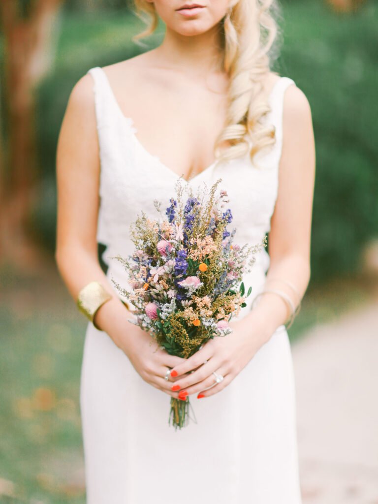 Brautstrauß mit Trockenblumen. Beispiele & Tipps für euren Trockenblumenstrauß zur Hochzeit. Der Blumenstrauß im Boho Style für die Braut!