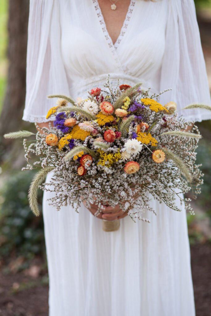 Brautstrauß mit Trockenblumen. Beispiele & Tipps für euren Trockenblumenstrauß zur Hochzeit. Der Blumenstrauß im Boho Style für die Braut!