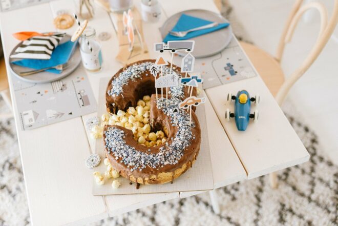 Geburtstagskuchen für Kinder zum Selbermachen - einfache Rezepte für besondere Kuchen und Gebäck zum Kindergeburtstag einfach selber backen