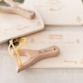 Schleuder aus Holz Name + Feder