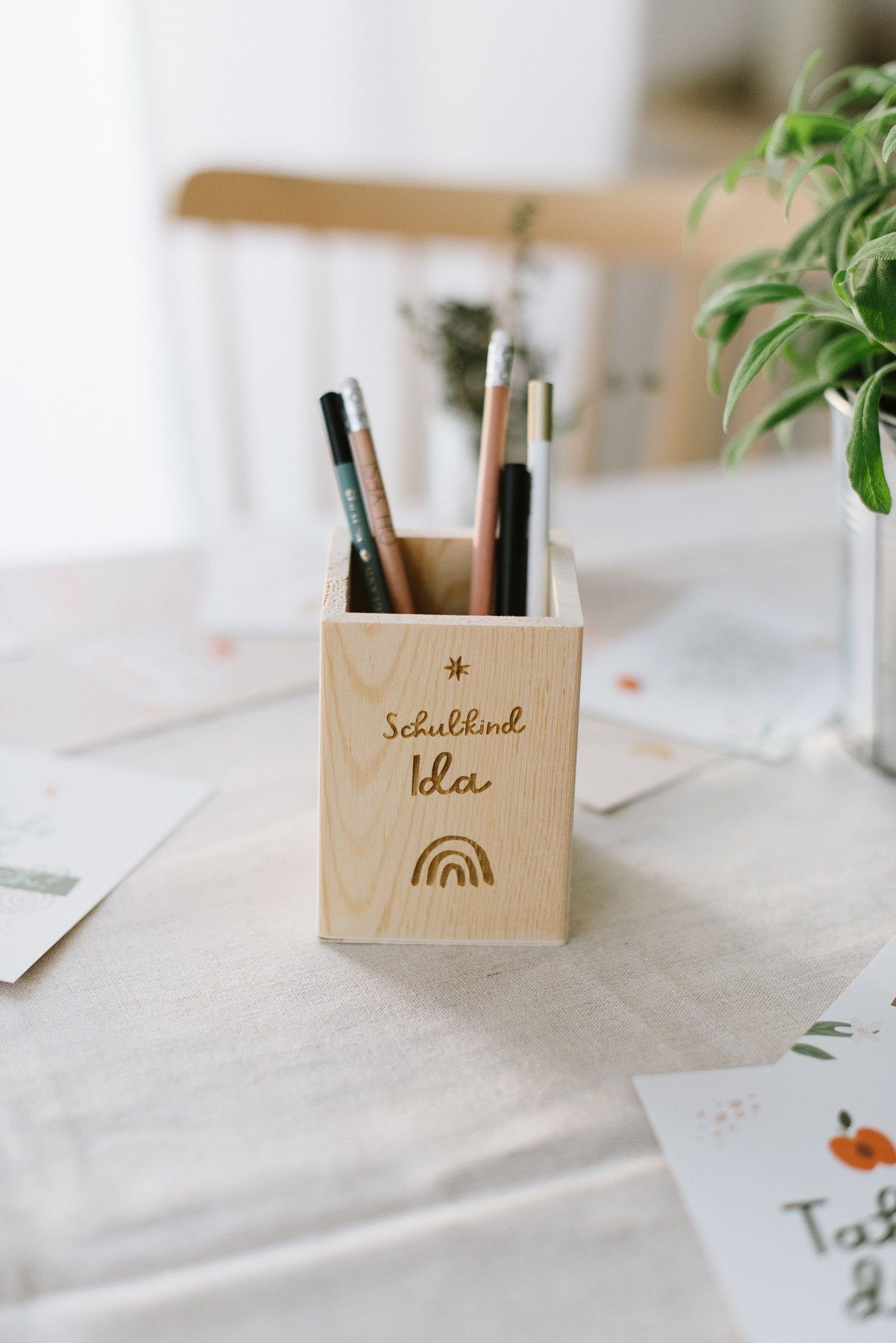 Schriftartwahl Pirat Holz Stifte Box mit Name 