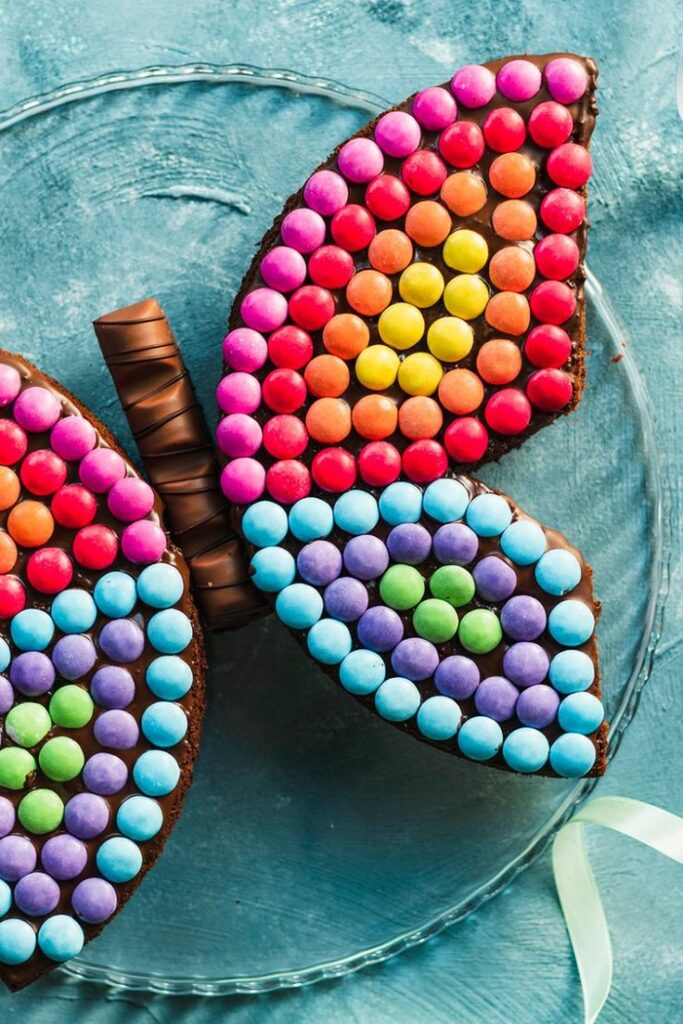 Tiertorte für den Kindergeburtstag - einfache Torte und leckere Donuts mit Cake Toppern zur Tiertorte verwandeln - gelingt einfach jedem!