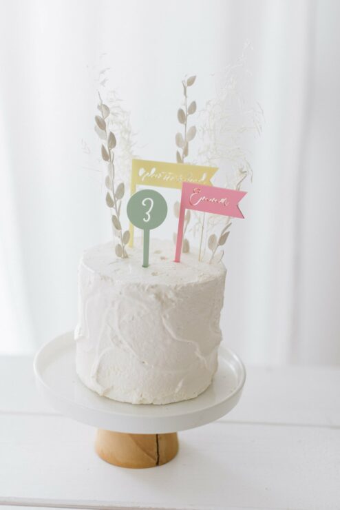 Cake Topper dreifarbig 'Geburtstagskind + Name + Zahl'