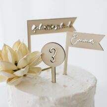 Cake Topper dreifarbig 'Geburtstagskind + Name + Zahl' aus Holz