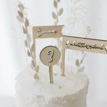 Cake Topper dreifarbig 'Geburtstagskind + Name + Zahl' aus Holz